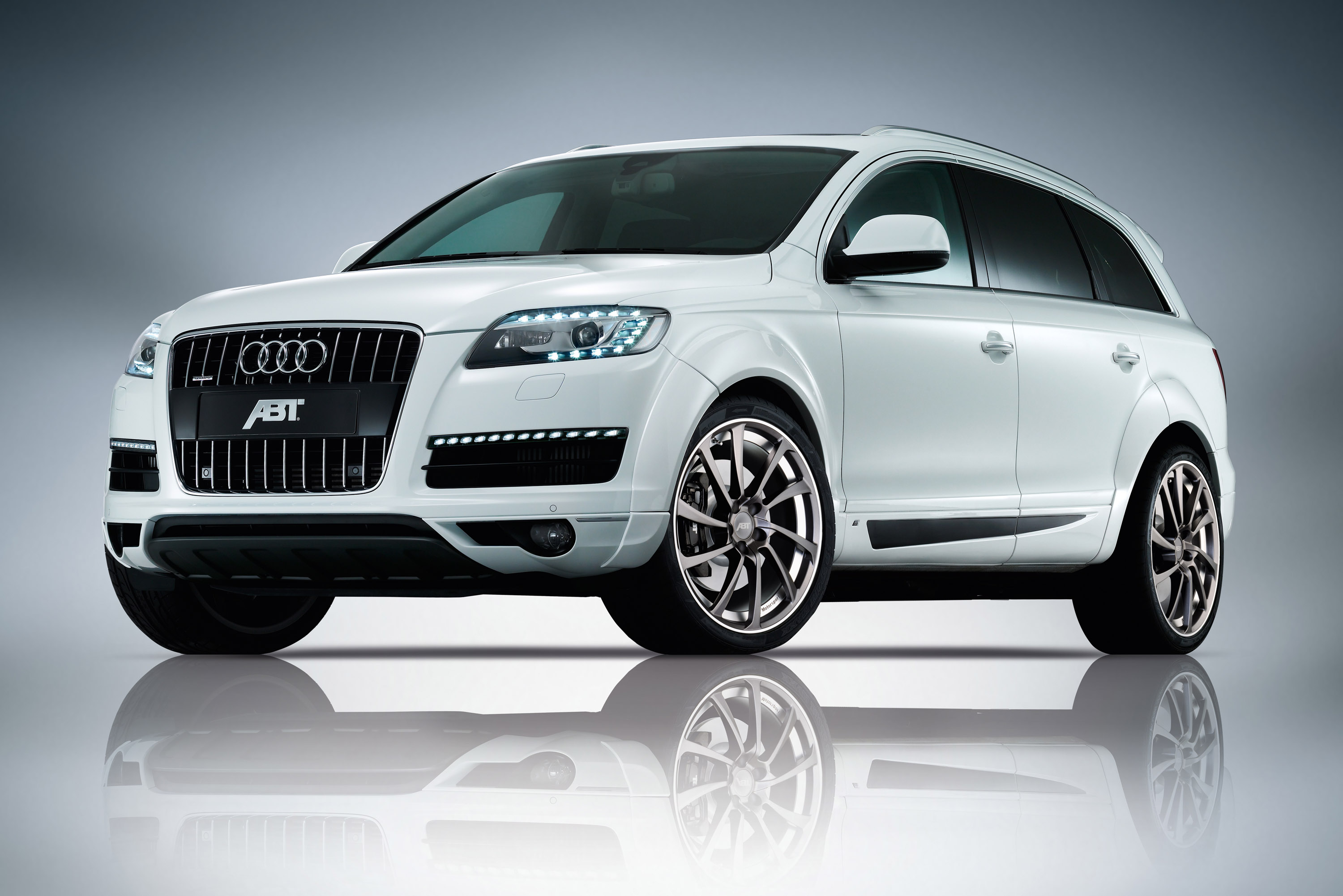 ���� Audi Q7